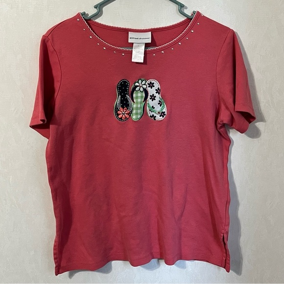 Alfred Dunner Red Graphic Short Sleeve T-Shirt Appliqué Flip flops - Picture 1 of 6